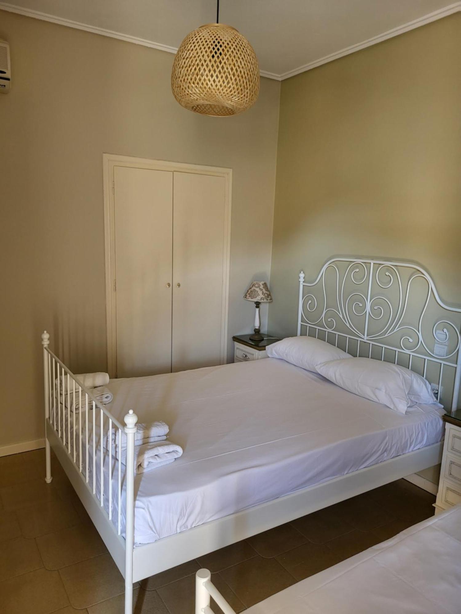 Margarita Rooms Kalamákion Habitación foto